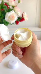 ครีมไฮไวท์   1 แถม 1 (แถมครีมไฮไวท์แบบซอง)