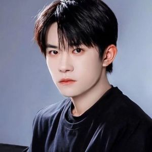 Korean version handsome wig for men with short hair fluffy and natural full head style mid cut bangs teenage trend daily wig set