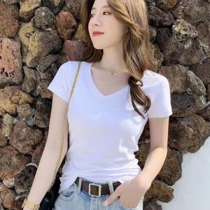 เสื้อยืดคอกลมแขนยาวทรงสลิมฟิตสำหรับผู้หญิง สีขาว เสื้อเชิ้ตพื้นฐาน แฟชั่นฤดูใบไม้ผลิและฤดูใบไม้ร่วง เสื้อผ้าทำงานสไตล์เกาหลี