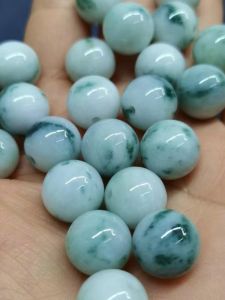 สร้อยคอ สร้อยข้อมือ ลูกปัดหยกธรรมชาติ A-grade สำหรับผู้ชายและผู้หญิง DIY ลูกปัดหยกไข่มุกสีเขียวธรรมชาติ ลูกปัดหยก