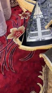 Sajadah Hitam Kiswah Tebal Rumbai Emas Ukuran 112x72 cm Bisa Bayar ditempat