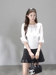 Wildberry | Chân Váy Mini A-line Chấm Bi Đen Nữ
