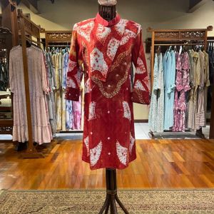 Jihan Tunik Viscos by Dian Pelangi LIMITED EDITION Blouse Baju Atasan Kemeja Blus Outfit Busui Kerja Kantor Pesta Pernikahan Kondangan Casual Formal Wanita Hijaber Cantik Anggun Modis Modern Elegan Mewah Model Korea Terbaru Motif Jumputan Sasirangan