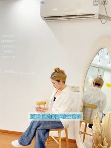 กระจกบังลมเครื่องปรับอากาศรุ่นใหม่เป็นกระจกบังลมแบบป้องกันการเป่าโดยตรงแบบติดผนังที่เครื่องปรับอากาศทุกรุ่นสามารถใช้ได้