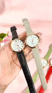 Jam Tangan Wanita Analoq Terbaru Strao Kulit Dengan Tampilan Waktu Angka Dan Kristal Fashion Terbaru