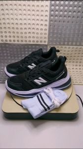 Sneakers Pria Casual Sporty Hitam Putih/Navy/Army/Abu-Abu Tua Bonus Kaos Kaki