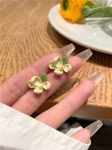 ต่างหูดอกไม้สีชมพูหวานๆ สำหรับผู้หญิง ดีไซน์ไม่มีรู ดีไซน์สไตล์ป่า ดีไซน์เก๋ไก๋ ต่างหูแบบคล้องหู เครื่องประดับแฟชั่น