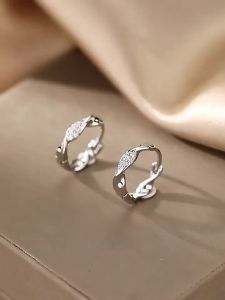 New Arrival Fashion Small Star Ear Buckle Hoop Zircon Earrings For Women Punk Silver Color Earrings Girls Party Jewelry Gifts