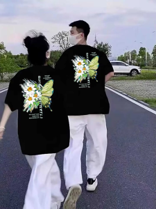 Kaos Couple Exclusive 2025 - Motif Kupu-Kupu Elegan & Trendy COD Diskon 50% ✓ Gratis Ongkir ✓ Kirim Kilat 24 Jam