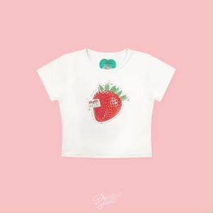 Daddy Kitschy Baby Tee เสื้อ baby tee ลาย strawberry สุดน่ารัก