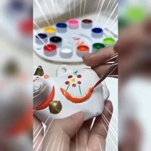 Màu nước 12 màu Đức Thanh màu tươi sáng phù hợp với trẻ nhỏ độ phủ màu tốt màu bám đều trên giấy vẽ và thạch cao