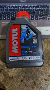 Oli Motul Scooter LE 10W/30 0.8L