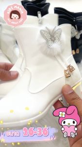 ใหม่ !! พร้อมส่งจาก กทม รองเท้าบูทเด็ก ดีไซน์หรูหราด้วยผีเสื้อมุก ตกแต่งพู่ฟรุ้งฟริ้ง ส้นสูงสีทอง ทันสมัยและน่ารัก