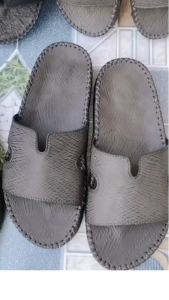 Dép da nam cao cấp Đế Đúc nguyên khối may xung quanh Đế bảo hành 12 tháng (dép X màu xám)