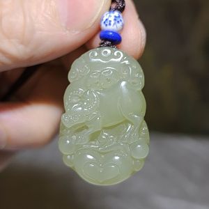 Premium Nephrite light green Ox & Ruyi Zodiac Ox pendant (with certificate free necklace string) [Natural Crystal] 优质和田玉如意牛生肖牛吊坠(带证书)