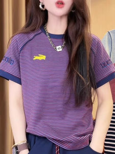 เสื้อยืดคอกลมแขนสั้นผ้าฝ้ายแท้ลายทางสุดหรูสำหรับผู้หญิง ฤดูร้อน 2025 เสื้อตัวบนทรงเข้ารูปพิมพ์ลายตัวอักษรสไตล์เกาหลี