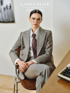 LadyS Elite | Solid Color Wool Suit with Flared Pants