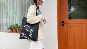 กระเป๋าผ้า มีซิป ทนทาน ใส่แท็ปเลต หนังสือเรียนได้ ไม่ขาดง่าย