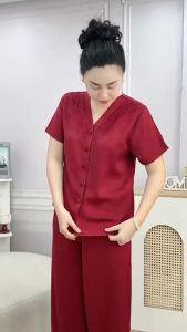 Đồ bộ trung niên chất lụa Ruby trơn phối ren cổ cao cấp mềm mượt thoáng mát cho quý cô thanh lịch - Quà tặng cho bà cho mẹ