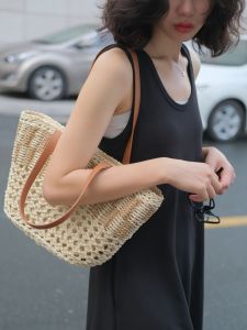 Spring and Summer Straw Woven Bag Cut Out Pattern Shoulder Satchel Casual Vacation Beach Bag Versatile Womens Bag