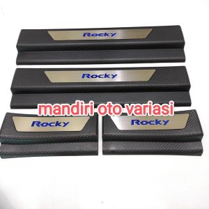 Sillplate samping mobil daihatsu Rocky sill plate samping carbon pijakan kaki mobil