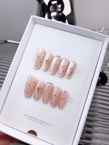 เล็บปลอม งานเจลแท้100% สีแฟรชชมพูกลิตเตอร์ลายจุดเพ้นท์โบว์สีเงิน ✔︎ไม่ลอก ✔︎ สวยเหมือนทำร้าน