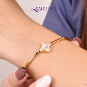 MEILYN Gelang Kaku Bangle Motif Daun Clover Kasual Fashion Wanita Lapis Emas All Series