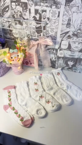 New Lolita Korean version of fashionable New Mid-calf Ankle Socks. Flower Design.