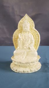 Tượng Quan Âm Bồ Tát ngồi trên đài sen đế tròn cao 13cm
