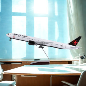 Mô Hình Máy Bay Air Canada 777 B777 Tỷ Lệ 1/157 47CM Chất Liệu Nhựa Đúc Có Đèn Và Chân Đáp Dành Cho Người Sưu Tầm