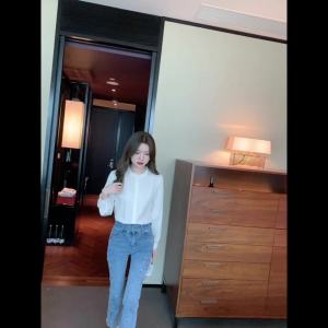 AMMIN 2024 Autumn new simple round neck fashion positioning embroidery flower long sleeve pure cotton blouse Korean style single breasted vintage ruffled texture elegant blouse