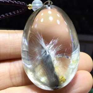 Pure natural quartz bracelet. The crystal is transparent the hair-like strands are thick the color is beautiful. It comes with a national inspection certificate. You can purchase it with peace of mind.