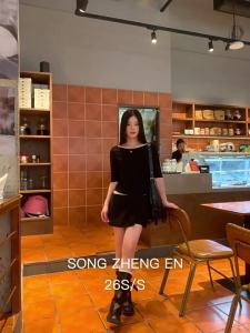 Áo Thun Ngắn Tay Ôm Body Phong Cách Hàn Quốc Màu Đen