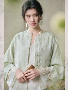JK&JS | Áo Khoác Mỏng Thêu Hoa Lụa