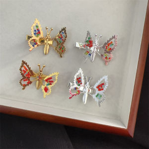 กิ๊บติดผมรูปผีเสื้อสีทองและสีเงินสำหรับเด็ก กิ๊บติดผมแบบห้อยข้างสำหรับเด็กผู้หญิง ทรงหัวเข็มขัดโลหะสีทองและสีเงิน ดีไซน์น่ารัก