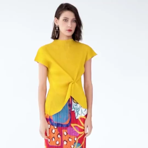 ฤดูร้อนผู้หญิงสีทึบยีบด้านบนไม่มีแขนบางพอดีถังด้านบนครึ่งคอสูงเสื้อยืด