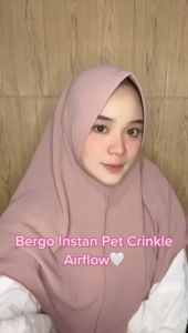 Jilbab Bergo Crinkle Airflow Pet M/  Bergo Crinkle Premium/ Kerudung Bergo Crinkle Pet