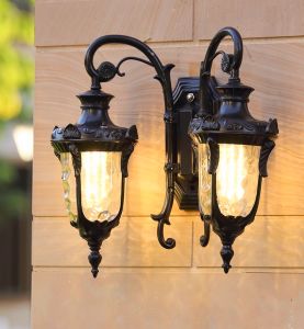 โคมไฟติดผนังกันน้ำสีดำทองแดงไฟทางเดินตะเกียงผนังโบราณย้อนยุคผนังข้างเตียงไฟบาร์ตกแต่งร้านอาหารในสวนขนาด42*42ซม.