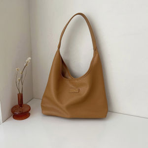 Large Capacity Womens Tote Bag Underarm Single Shoulder Bag for Commuting And Class Trendy Summer New Arrival Versatile