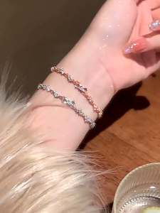 W132 Womens Bracelet European Fashion Stylish Butterfly Design