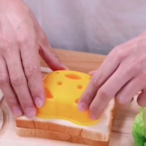 Cute Cartoon Bear Rabbit Shaped Sandwich Mold DIY Breakfast Bento Mould for Kids Baking Tool