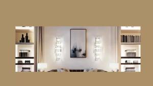 UNHO 3/5 ชั้น โคมไฟติดผนัง ไฟติดผนัง กันน้ำ โคมไฟติดผนังคริสตัล สามสีไฟ Wall Crystal Sconce Light E14 Led Corn Lights