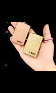Bật lửa Zippo Vàng cổ trơn bóng(Xài xăng) Mốc đáy đời la mã 2000