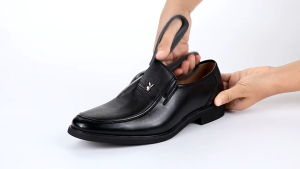 Men Leather Formal Business Shoes Male Office Work Flat Shoes Oxford Breathable Party Wedding Shoes Mens pointed leather shoes Soft Sole