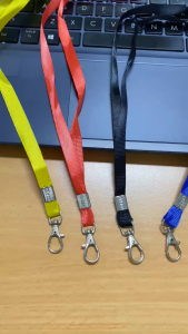 Bundling 40 Pcs ID Card B4 + 40 Pcs Tali ID Card Nylon Hook Besi - NYLK