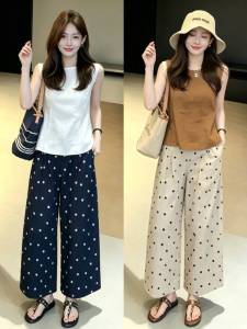Fashionable Sleeveless Blouse and Polka Dot Capri Pants Set