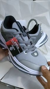 Sepatu Sneakers Olahraga Pria Onetixs High Quality Premium dengan Desain Elegant Sporty
