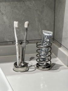 CHIGUASHAONV | Family of Four Toothbrush Holder Organizer
