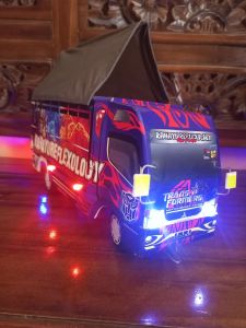 truk oleng miniatur Rahayu reflexologitruk lampu terpaltruk lampu no terpaltruk terpal no lamputruk no lampu no terpal