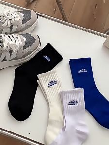 ถุงเท้ากีฬาชาย 1คู่ ยสบายระบายอากา ใส่สบายใส่ออกกำลังกาย ใส่สบาย ถุงเท้าผู้ชา ถุงเท้าข้อยาว